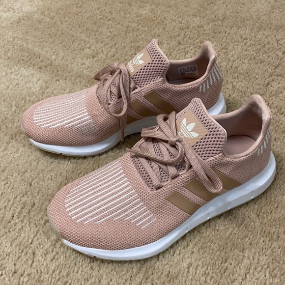 adidas originals swift run ash pearl